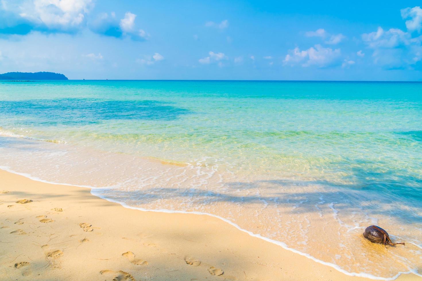 schöner Strand und Meer foto