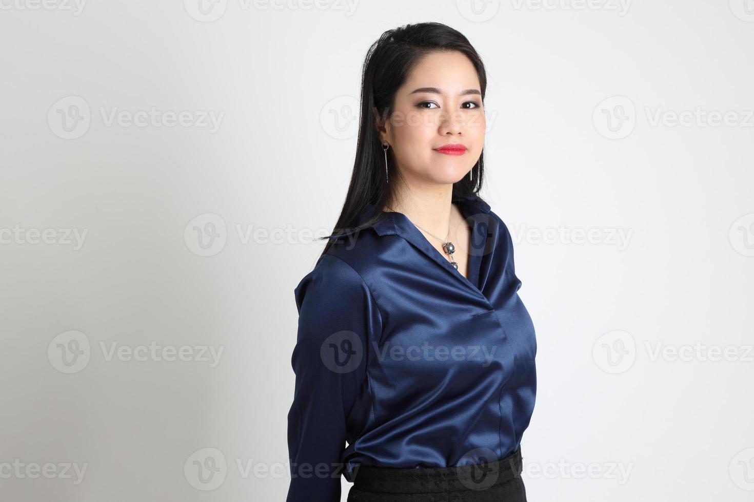 asiatische Frau isoliert foto