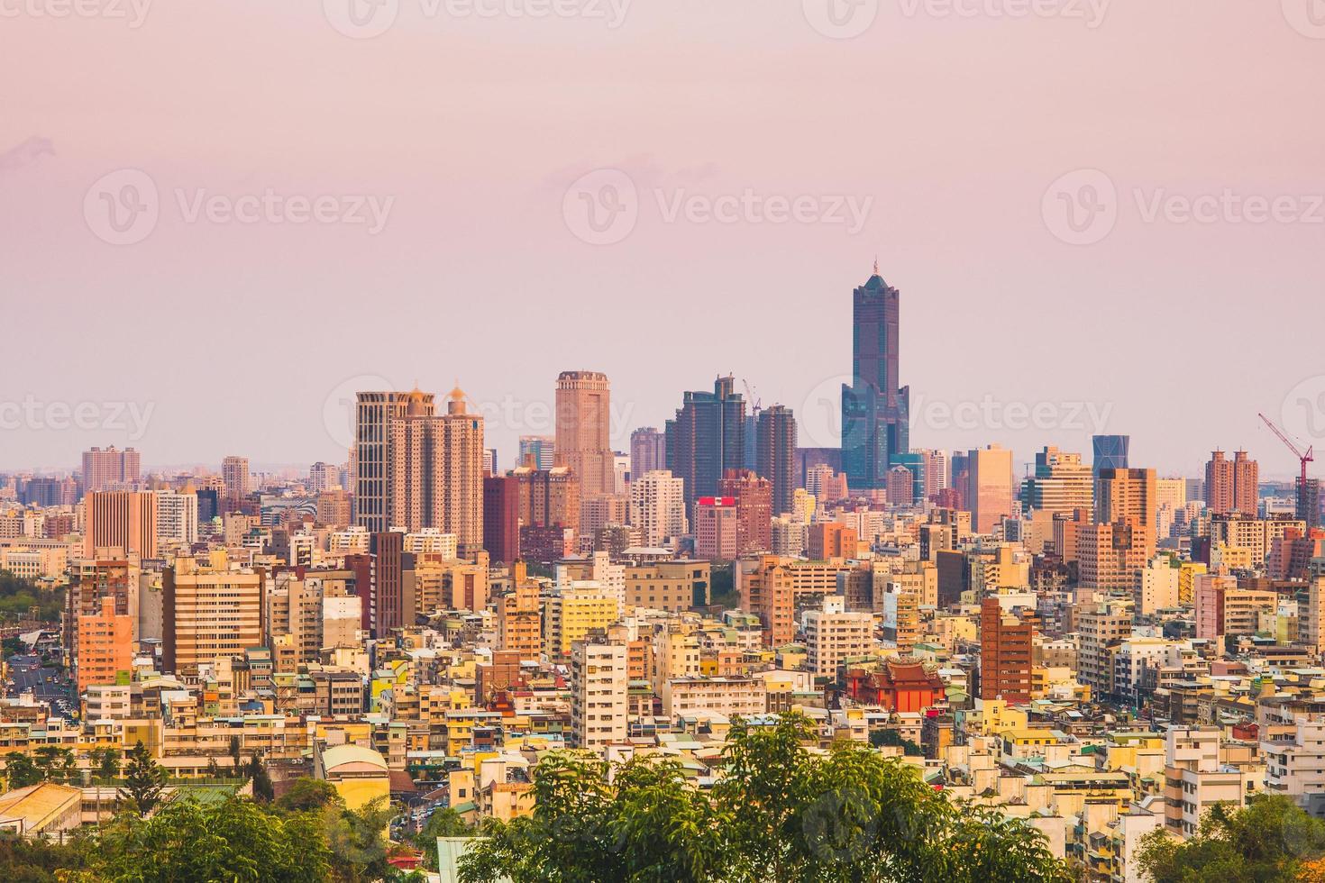 Luftaufnahme der Stadt Kaohsiung in Taiwan foto