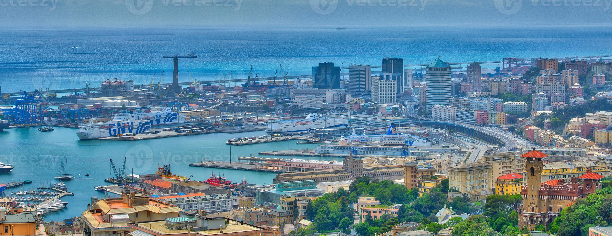 alter Hafen von Genua foto