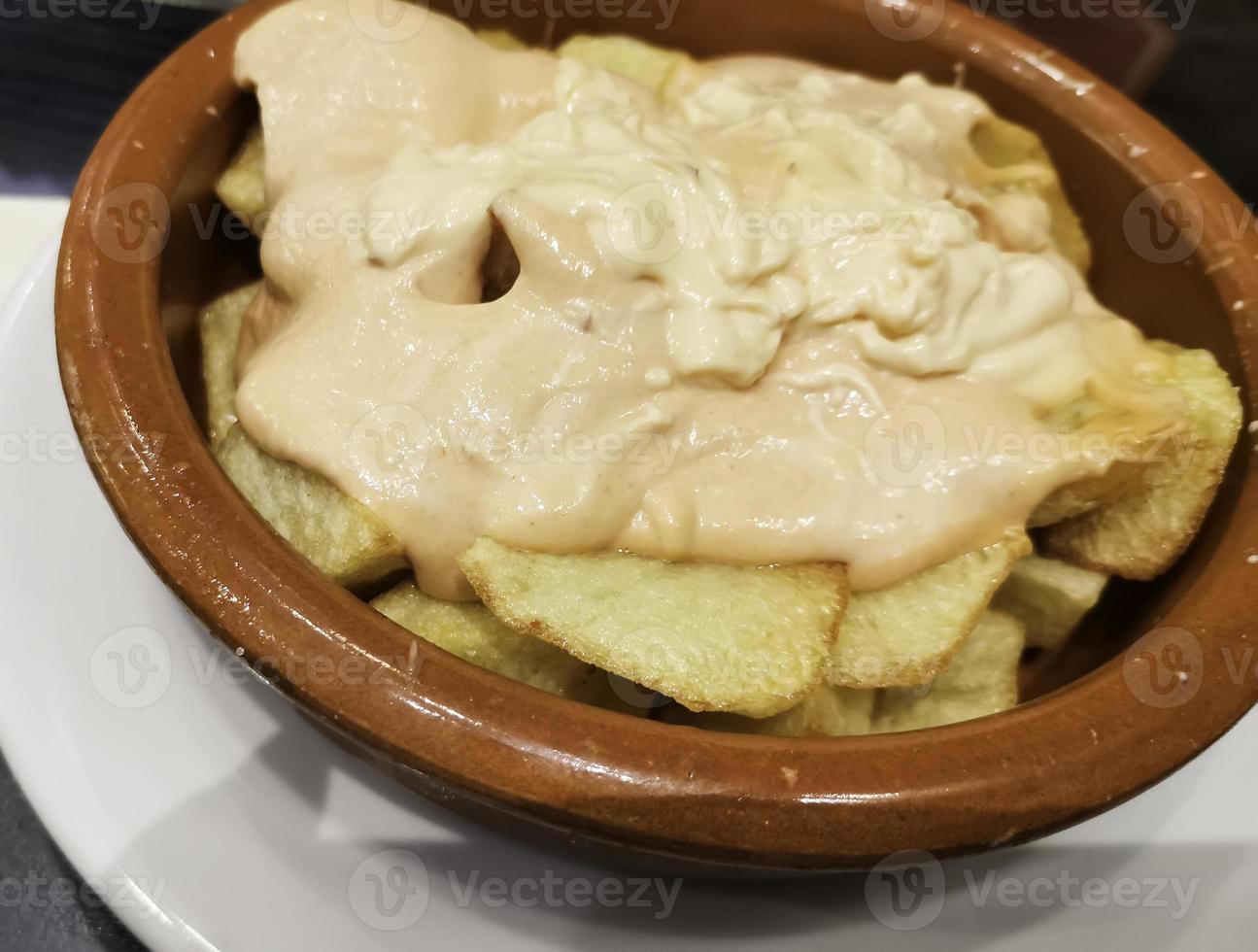 Pommes frites mit Soße foto