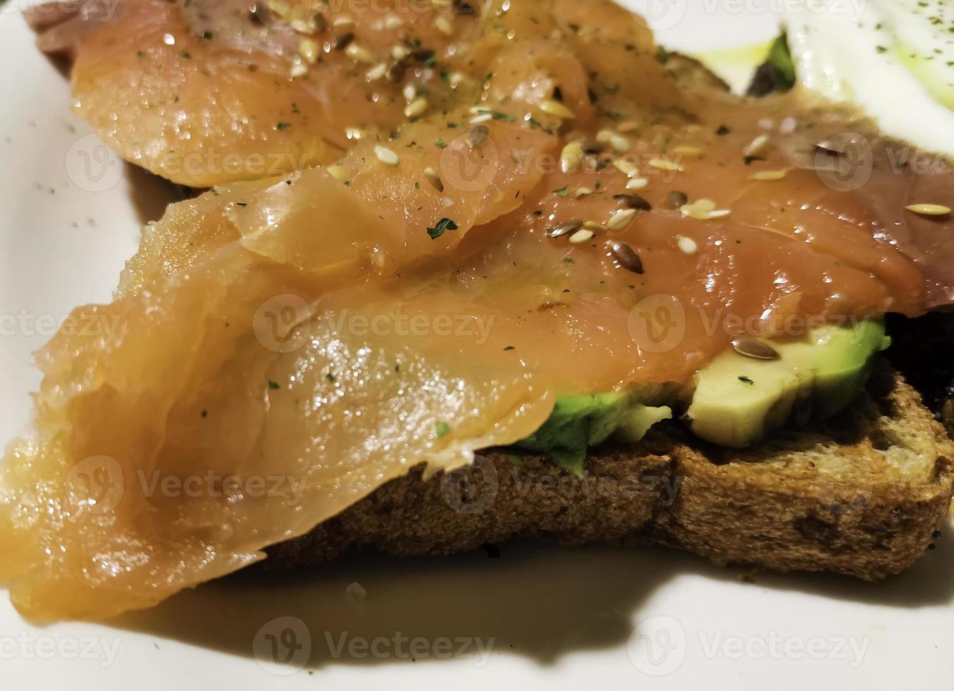 Lachs-Avocado-Toast foto