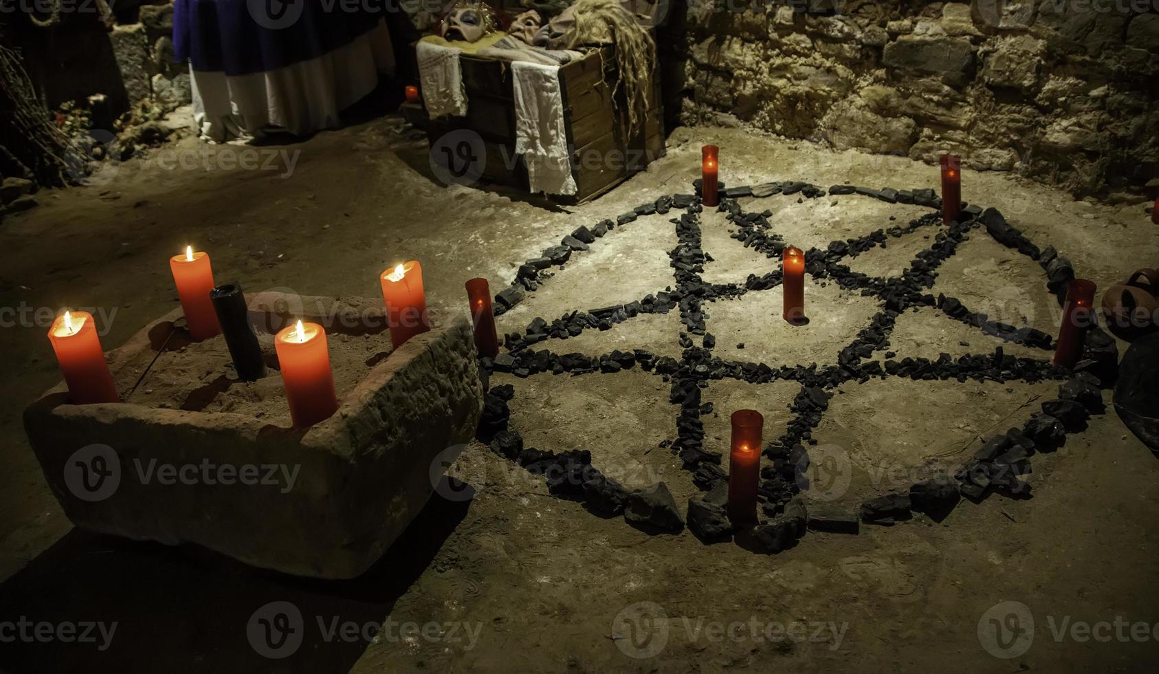 Altar für satanische Rituale foto