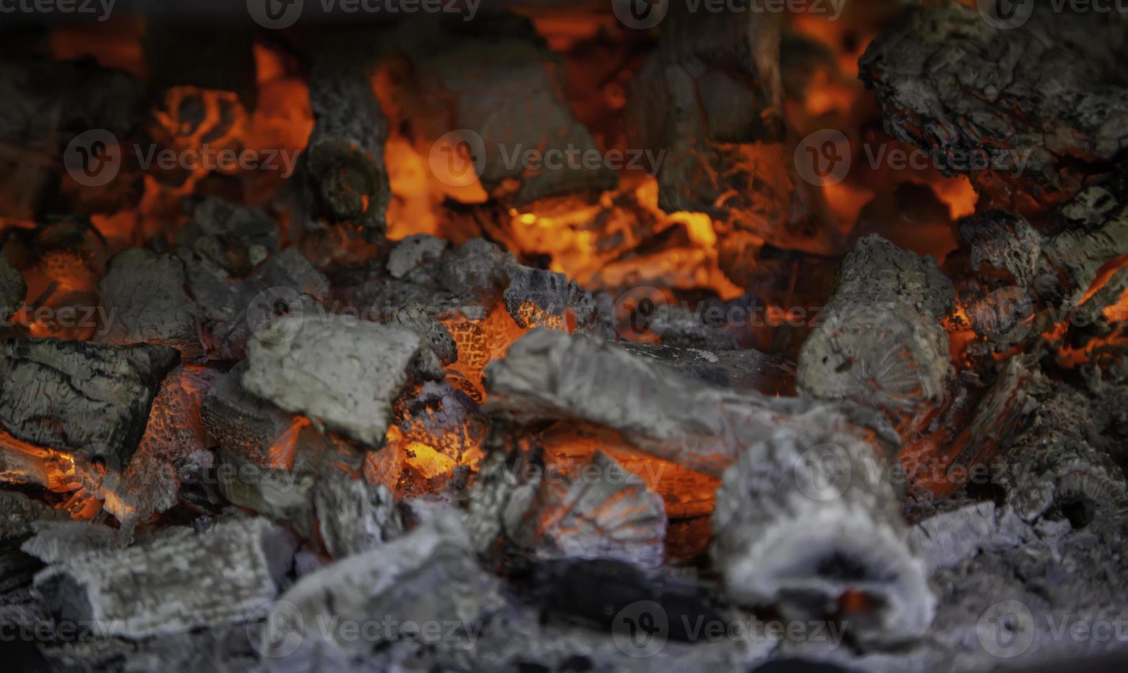 Glut im Feuer foto