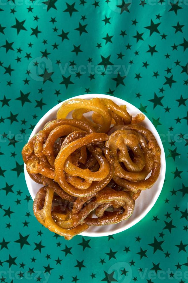 indisches süßes jalebi, indisches dessert jalebi oder imarti foto