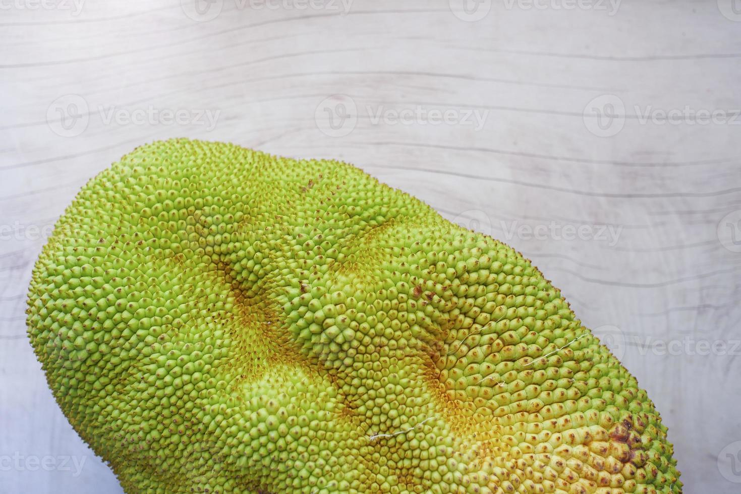 Draufsicht auf Jackfruits in einer Schüssel auf dem Tisch. foto