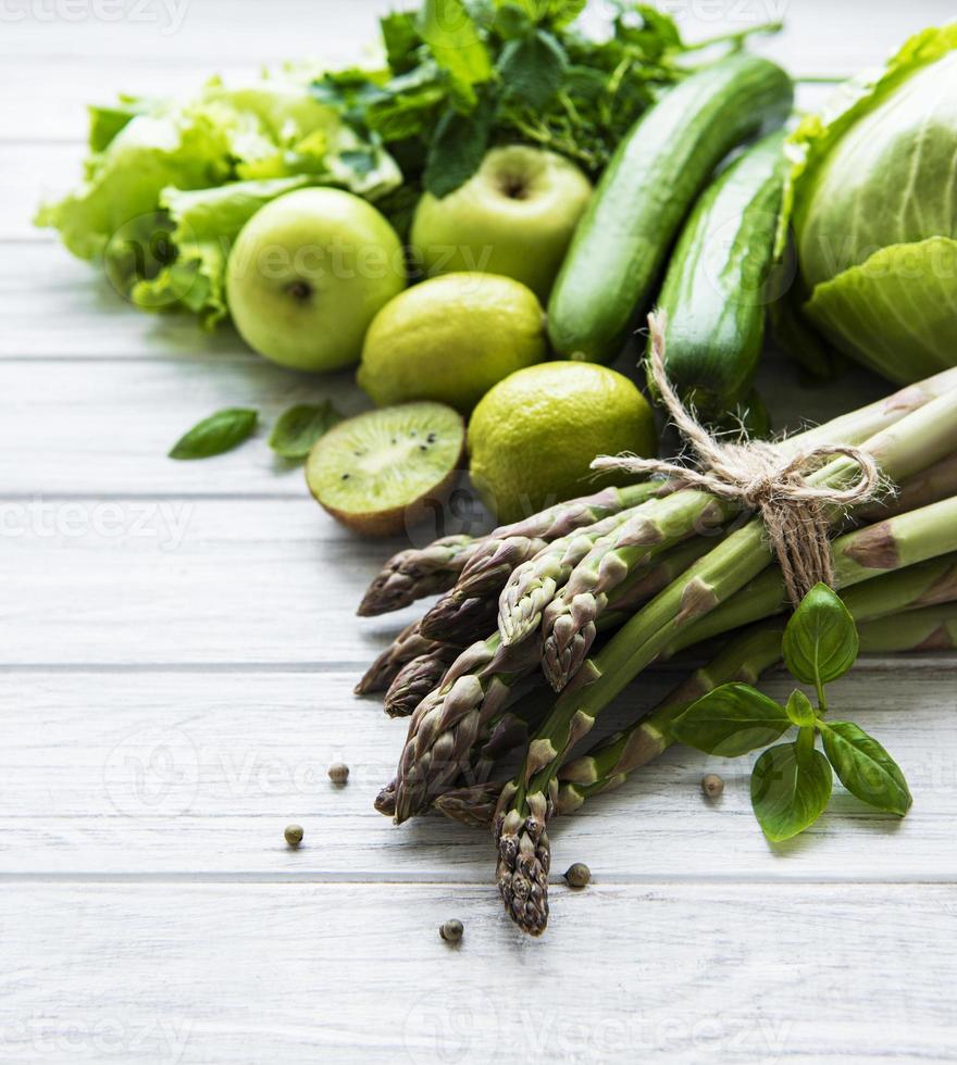 gesunder vegetarischer lebensmittelkonzepthintergrund foto