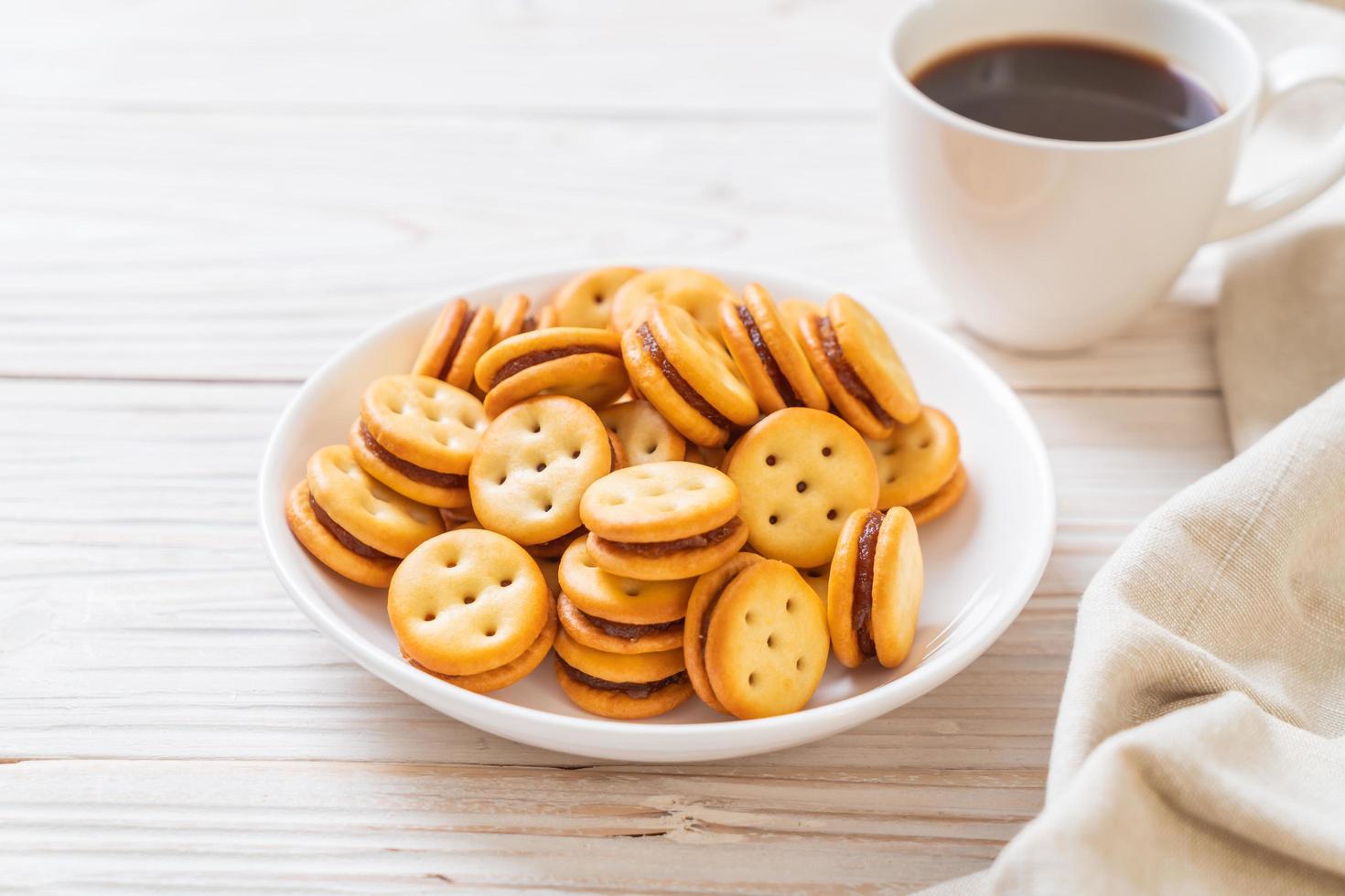 Kokosplätzchen mit Ananasmarmelade foto