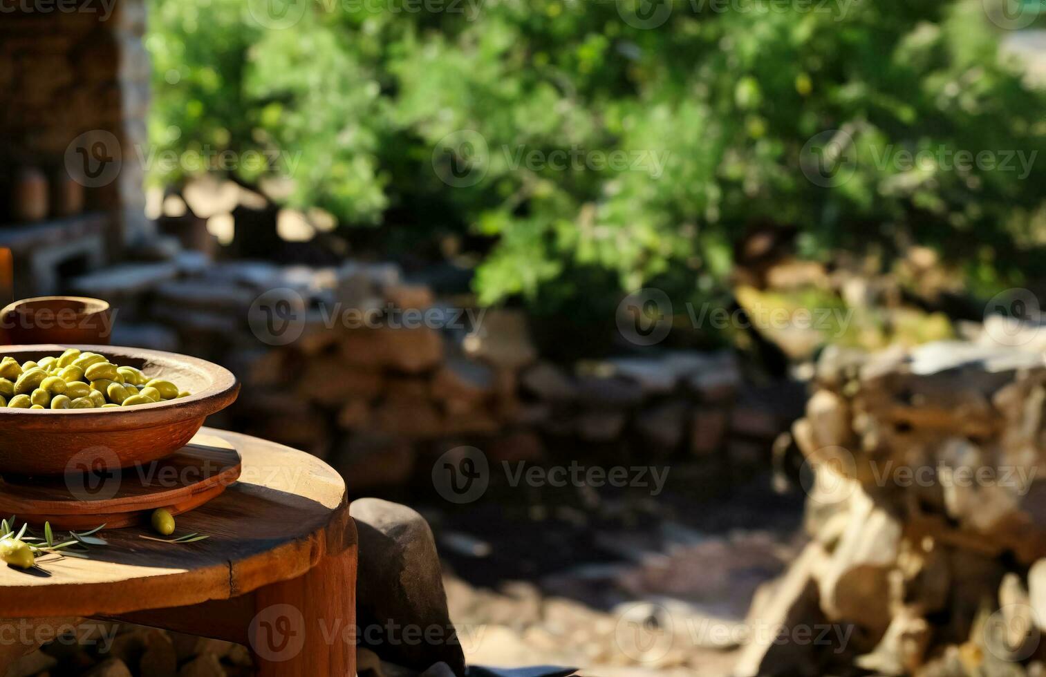 rustikal Mühle Mahlen Oliven traditionell Öl Extraktion Prozess Hintergrund mit leeren Raum zum Text foto