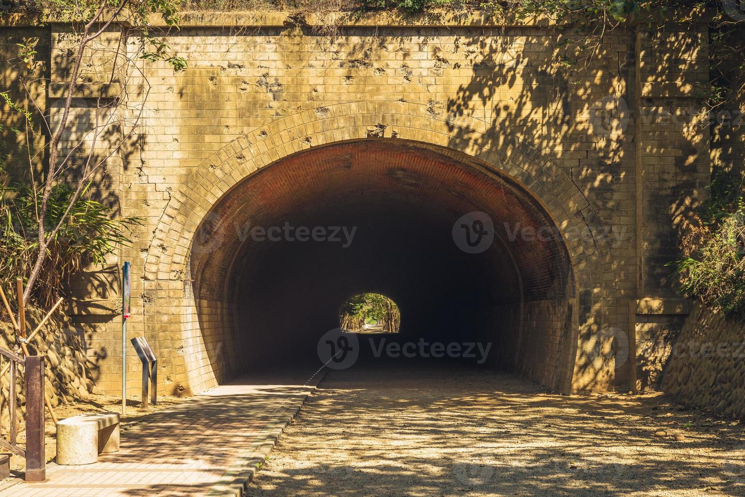 qiding twin tunnels in miaoli county, taiwan foto