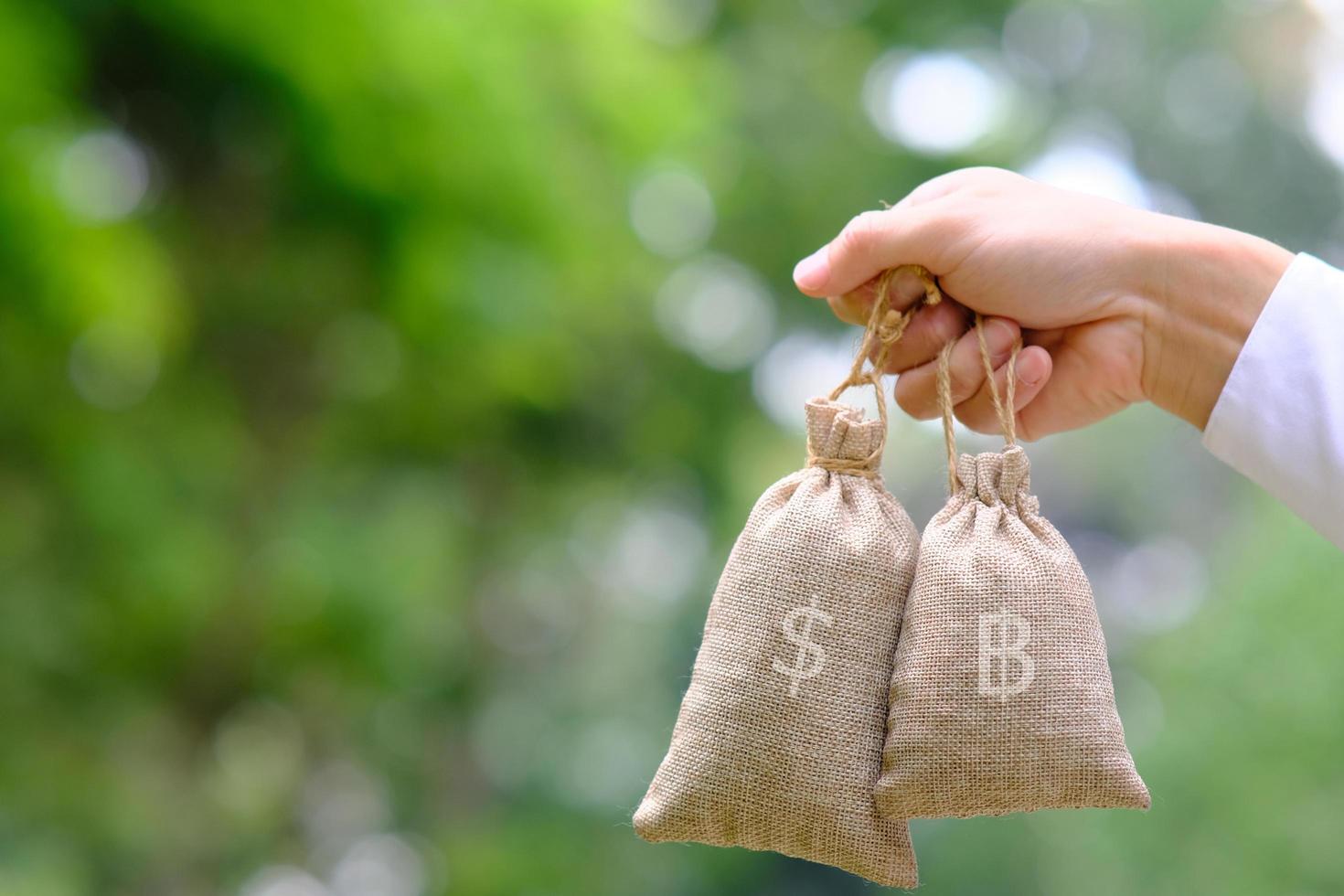 Geld sparen und Geschäftswachstumskonzept, Finanz- und Investitionskonzept foto