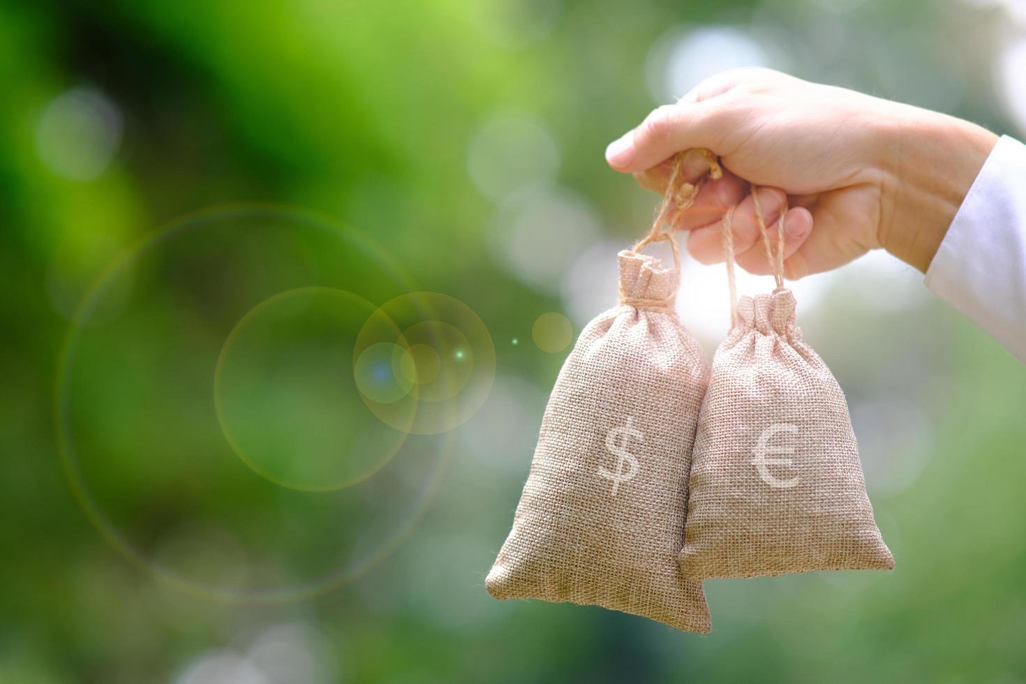 Geld sparen und Geschäftswachstumskonzept, Finanz- und Investitionskonzept foto