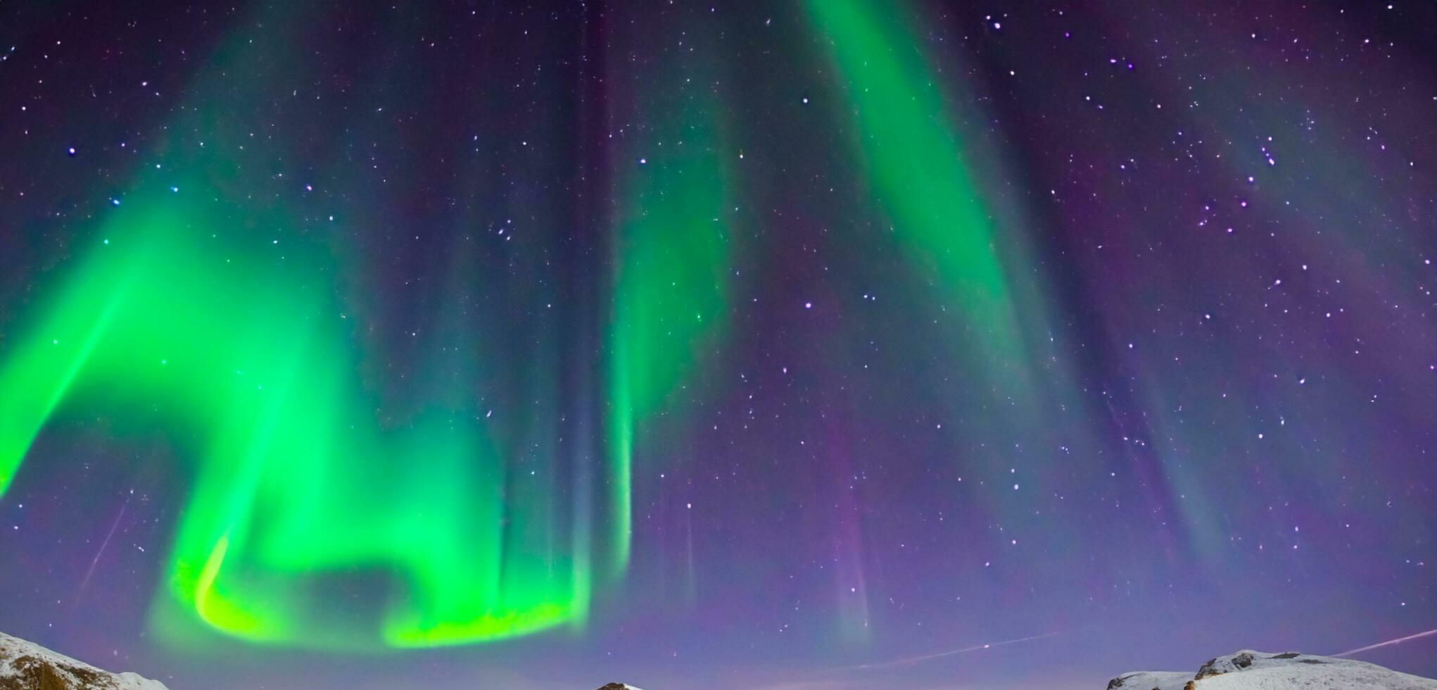 Nord Beleuchtung im das Himmel Aurora Grün Licht im das Himmel Norwegen Norden Pole 3d Illustration foto