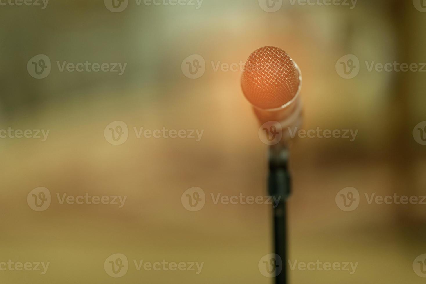 Mikrofon auf der Bühne, Sprecher, Konferenz foto