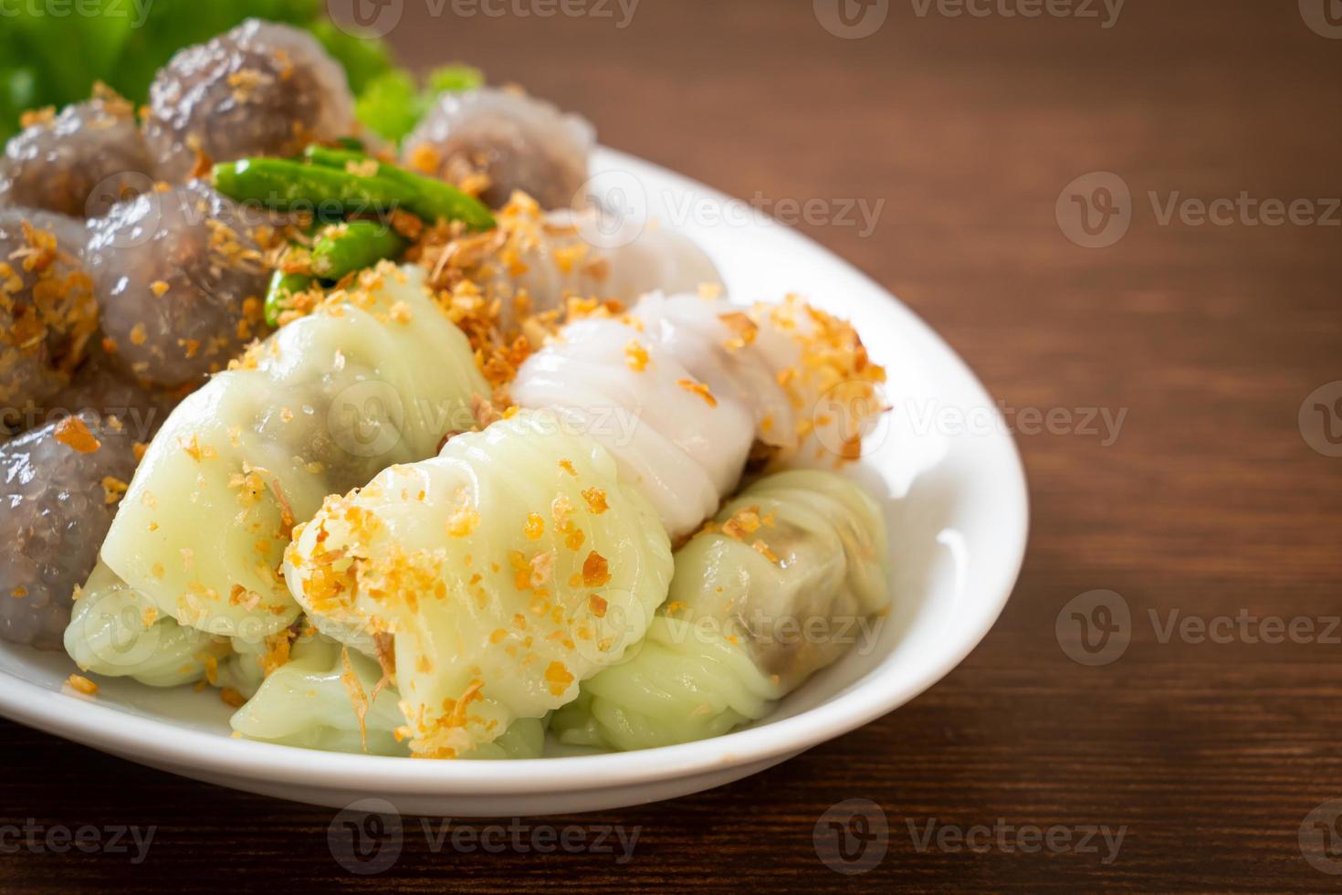 gedämpfte Reishautknödel und gedämpfte Tapiokaknödel mit Schweinefleisch foto