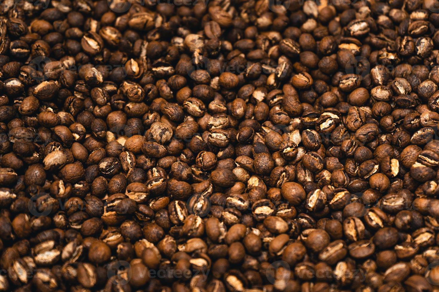 in der Maschine gerösteter Peaberry-Kaffee foto