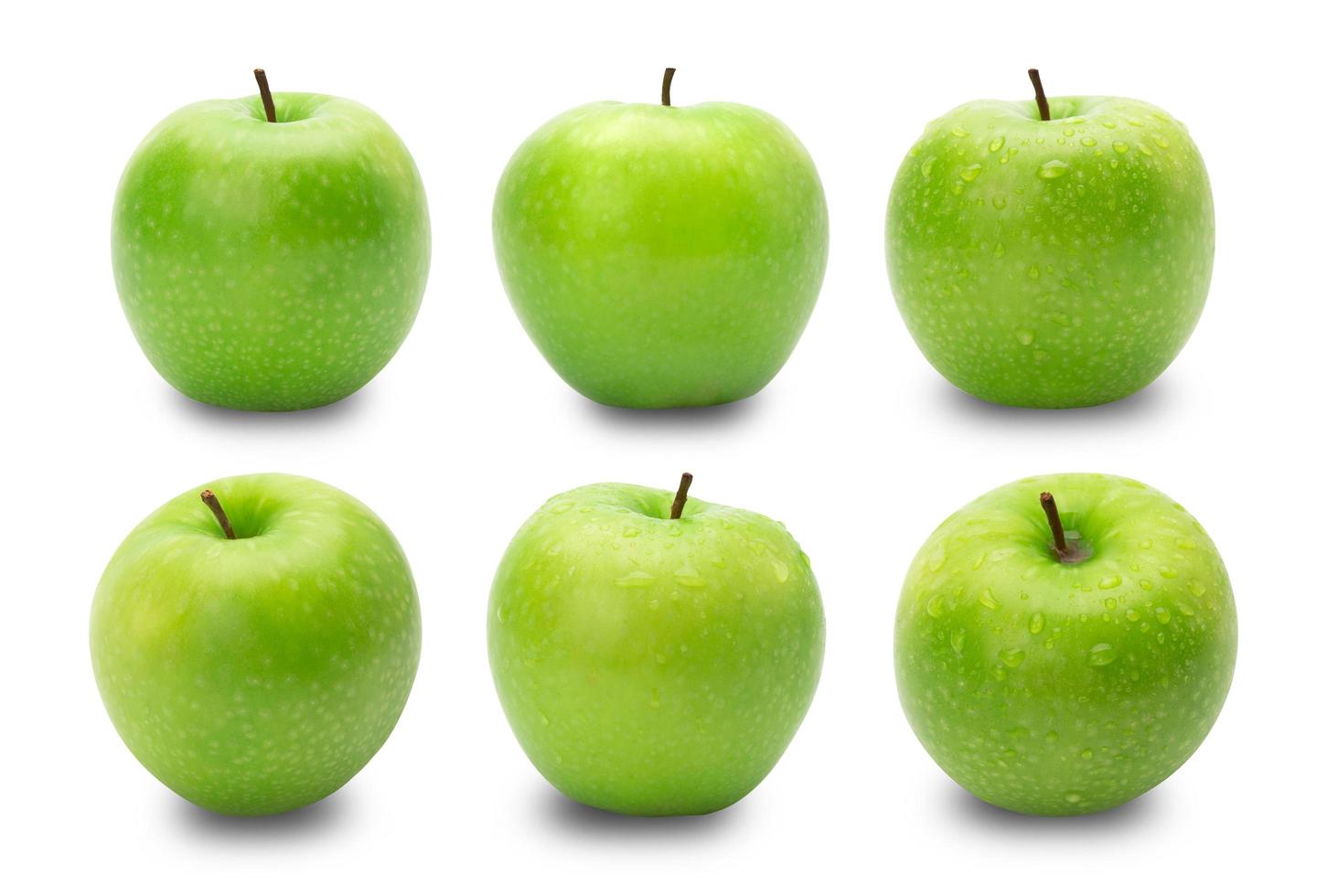 grüne Äpfel isoliert auf weißem Hintergrund mit Beschneidungspfad foto