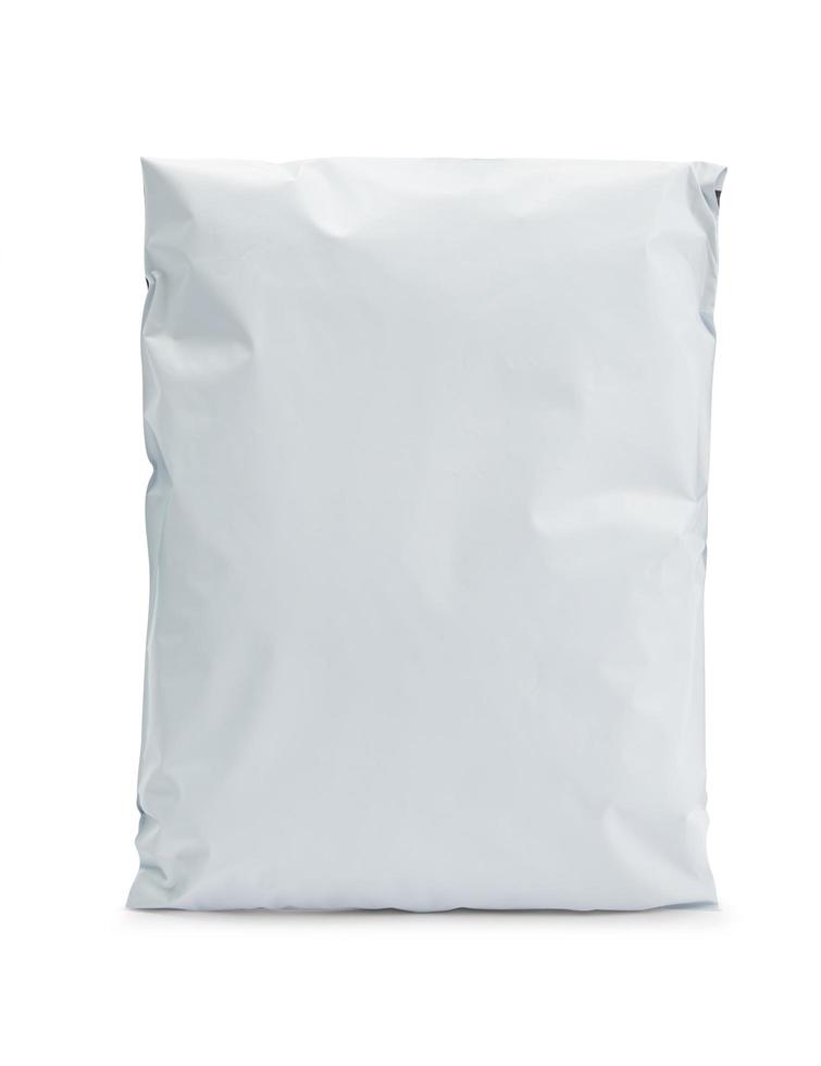 weiße Plastikverpackung isoliert auf weißem Hintergrund mit Beschneidungspfad foto