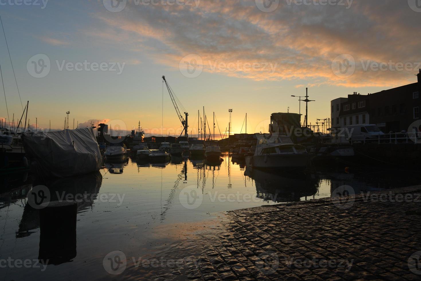 London Harbour Jersey uk ruhiger Sommerabend Flut high foto