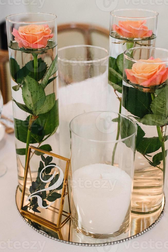 Bankettsaal für Hochzeiten mit dekorativen Elementen foto