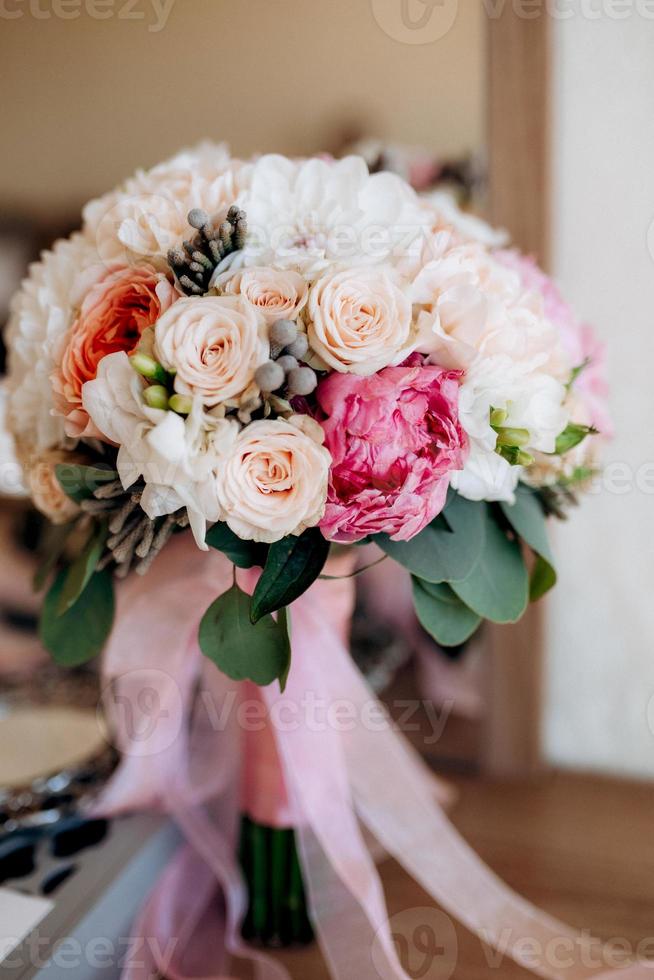 Hochzeitsstrauß von Blumen foto