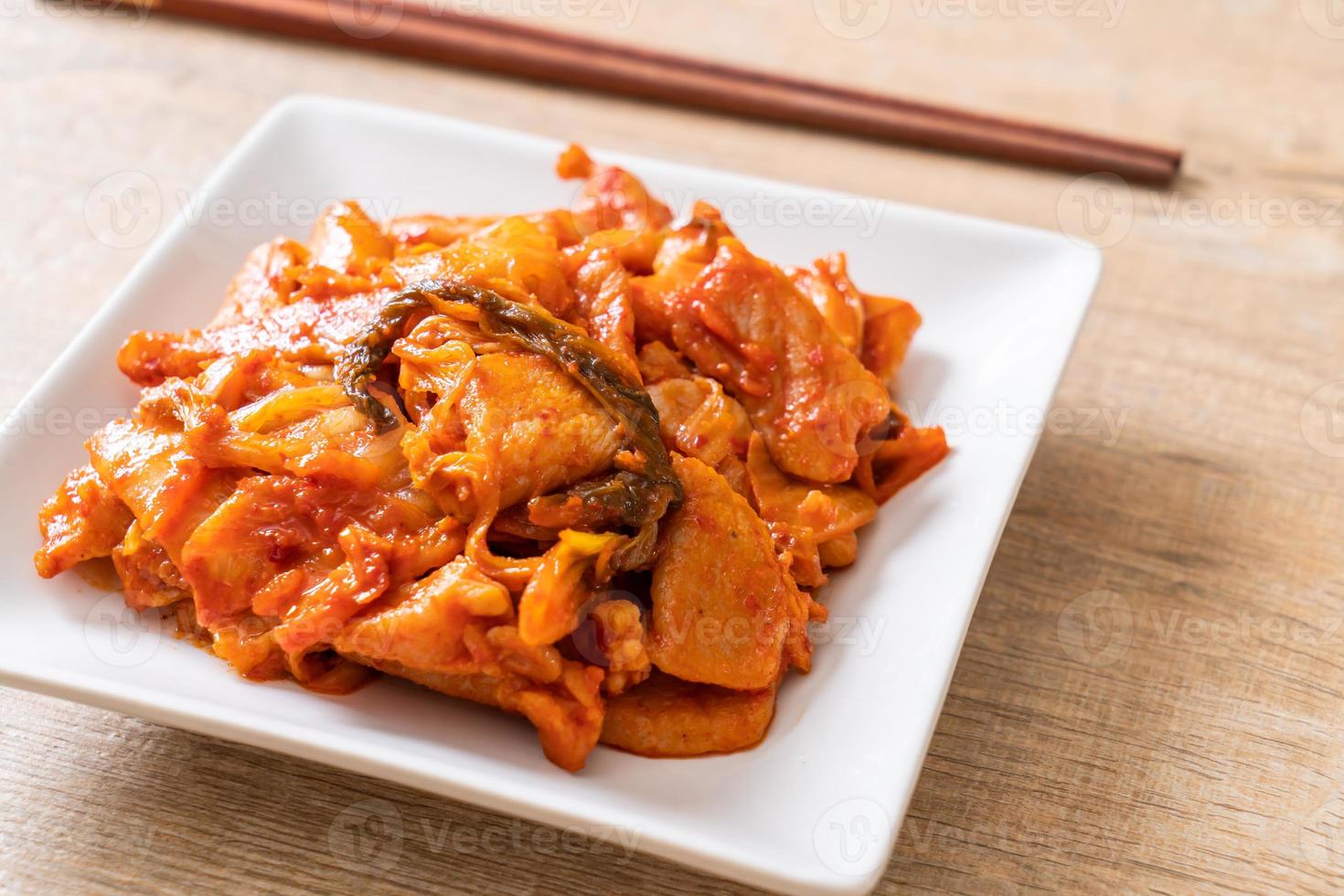 gebratenes Schweinefleisch mit Kimchi - koreanische Küche foto