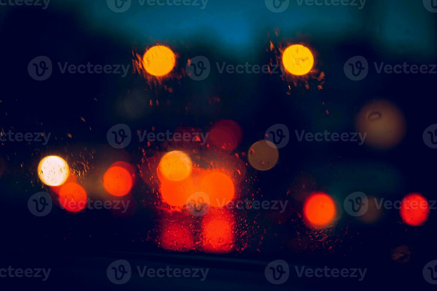 Verwischen Sie Auto Auf Straße in Der Stadt Mit Bokeh Orange Licht