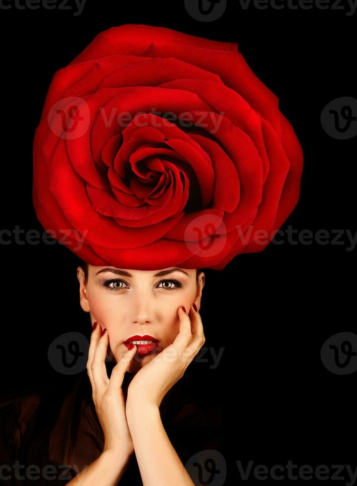 weiblich mit rot Rose Hut foto