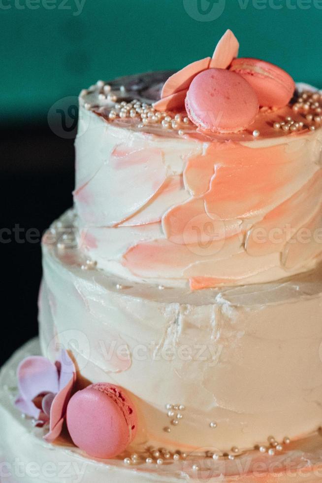 Hochzeitstorte bei der Hochzeit des Brautpaares foto