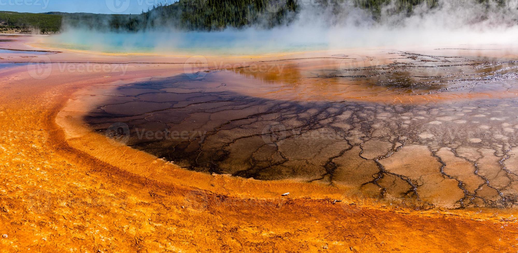 großer prismatischer Frühling im Yellowstone-Nationalpark foto