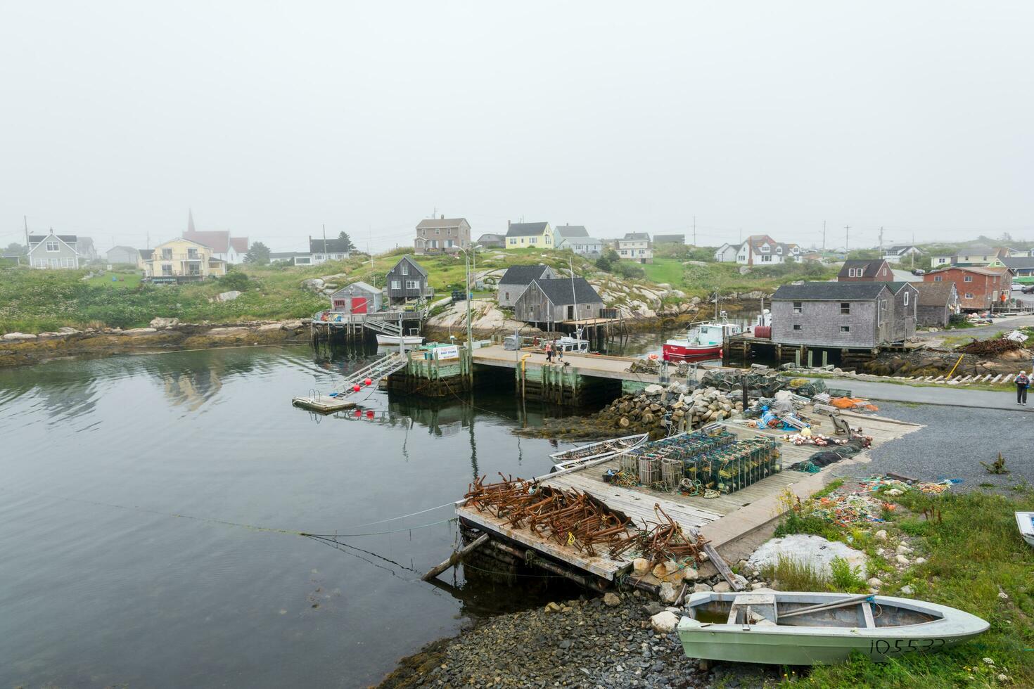 Peggys Bucht, Kanada - - August 13, 2015-Peggy's Bucht Dorf im Nova Schottland-Kanada während ein nebelig Tag foto