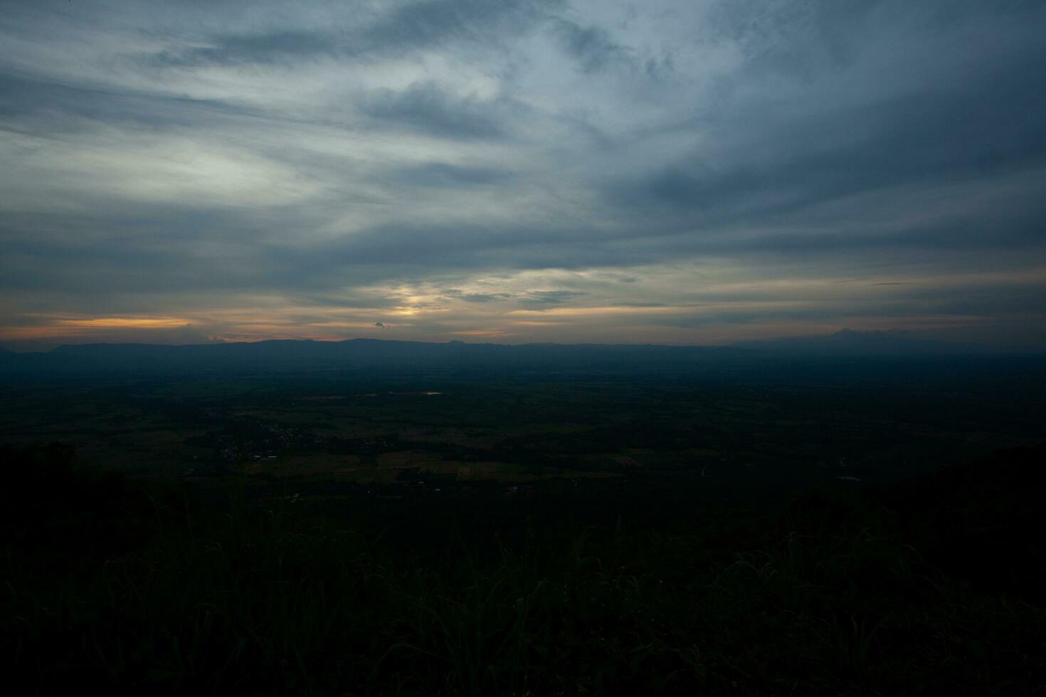 Abend Licht nach Sonnenuntergang beim tat Mok National Park, Thailand foto