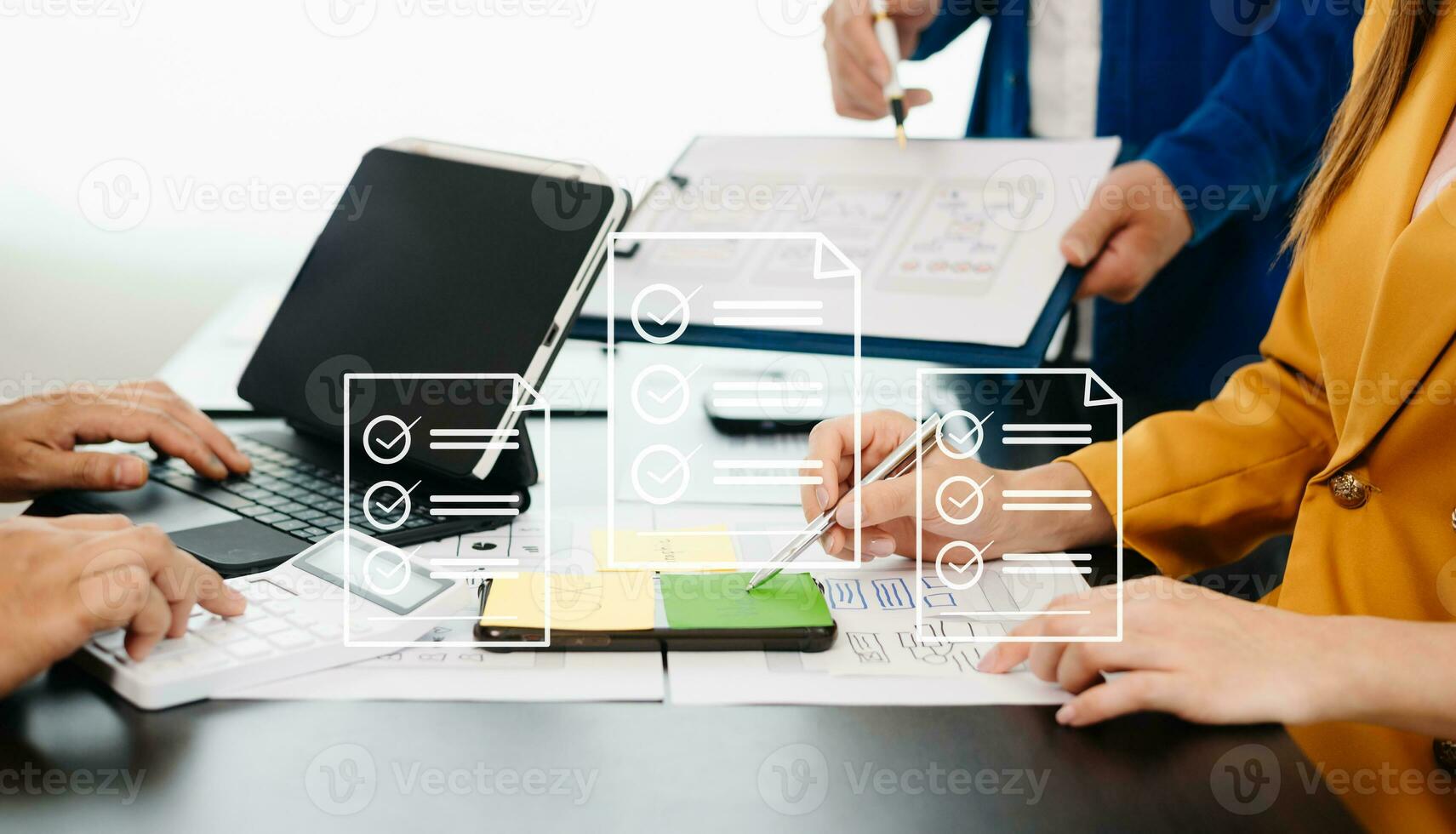 ux Grafikdesigner Planung Anwendungsprozess Entwicklung Prototyp Wireframe für Web-Smartphone. kreative Agentur für digitale Entwicklung. foto