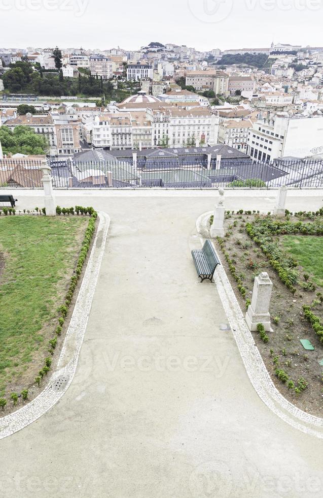 Park mit Blick auf die Stadt Lissabon foto