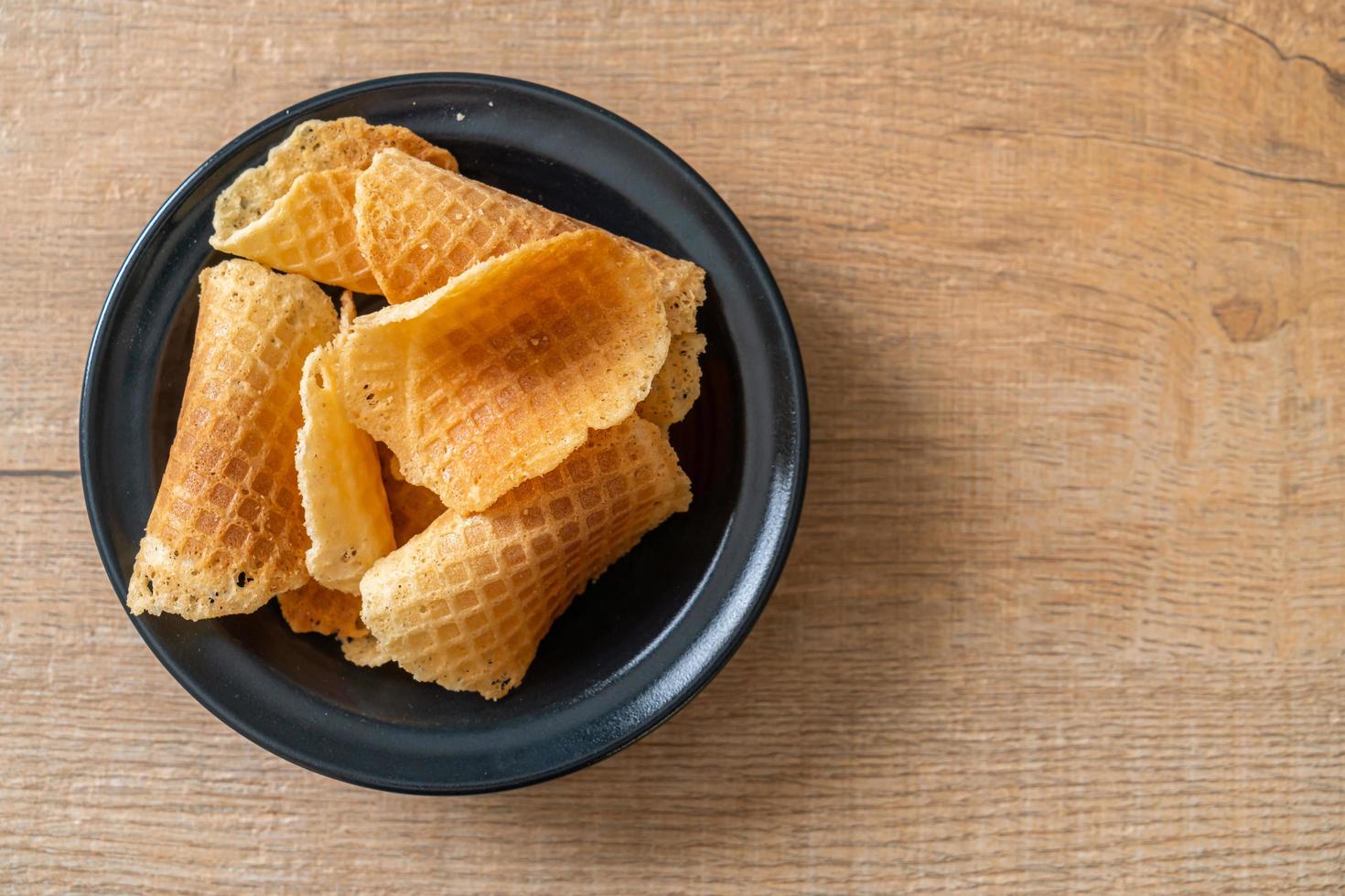 knusprige Butter-Milch-Waffel auf Teller foto