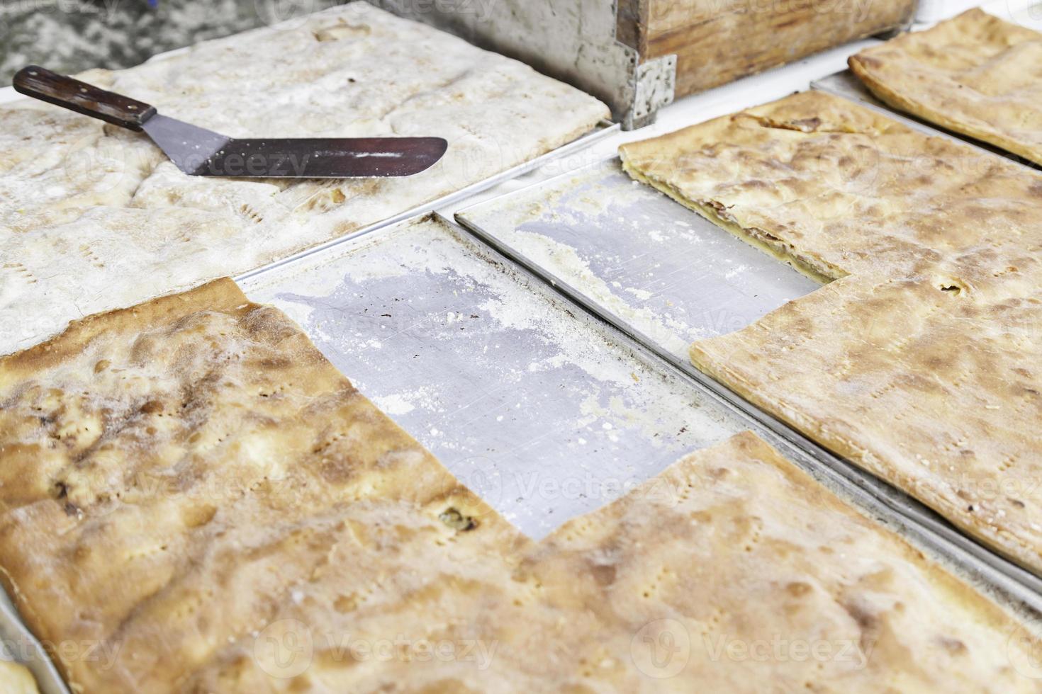 hausgemachter Fleischkuchen foto