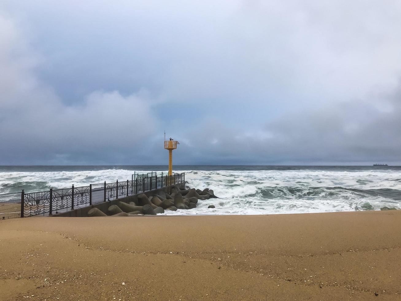 Taifun in Südkorea am Stadtstrand von Gangneung foto