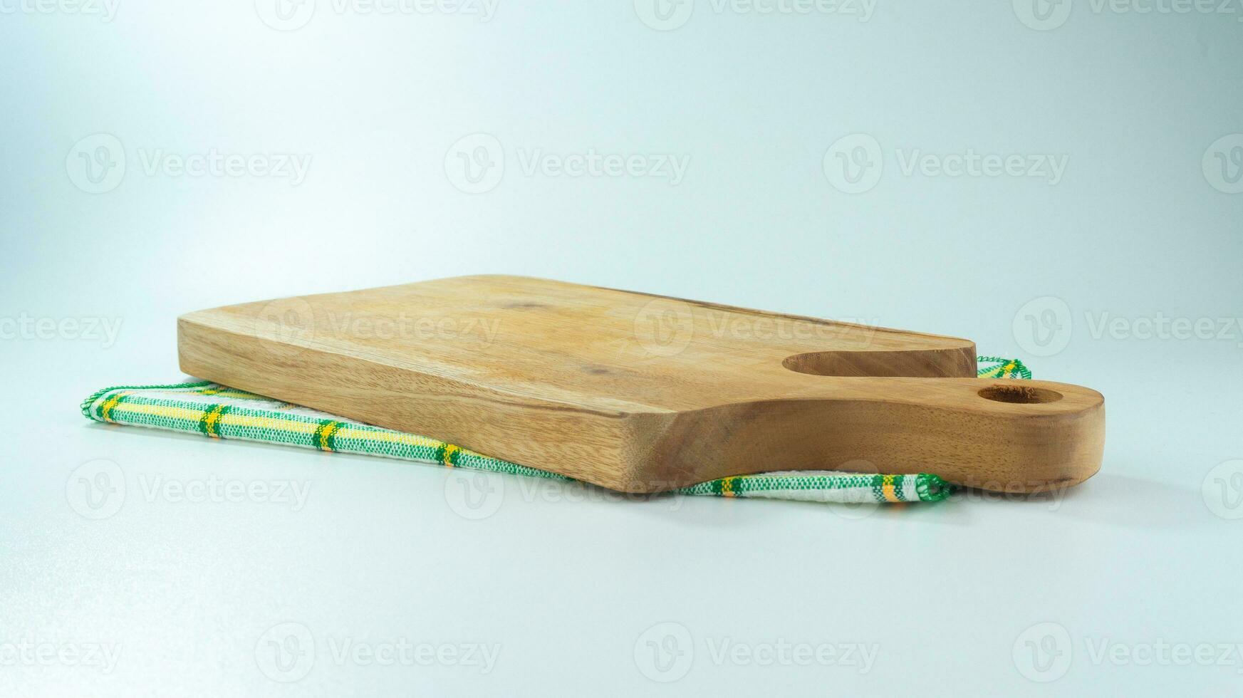 handgemacht Holz Schneiden Tafel auf Weiß Hintergrund foto