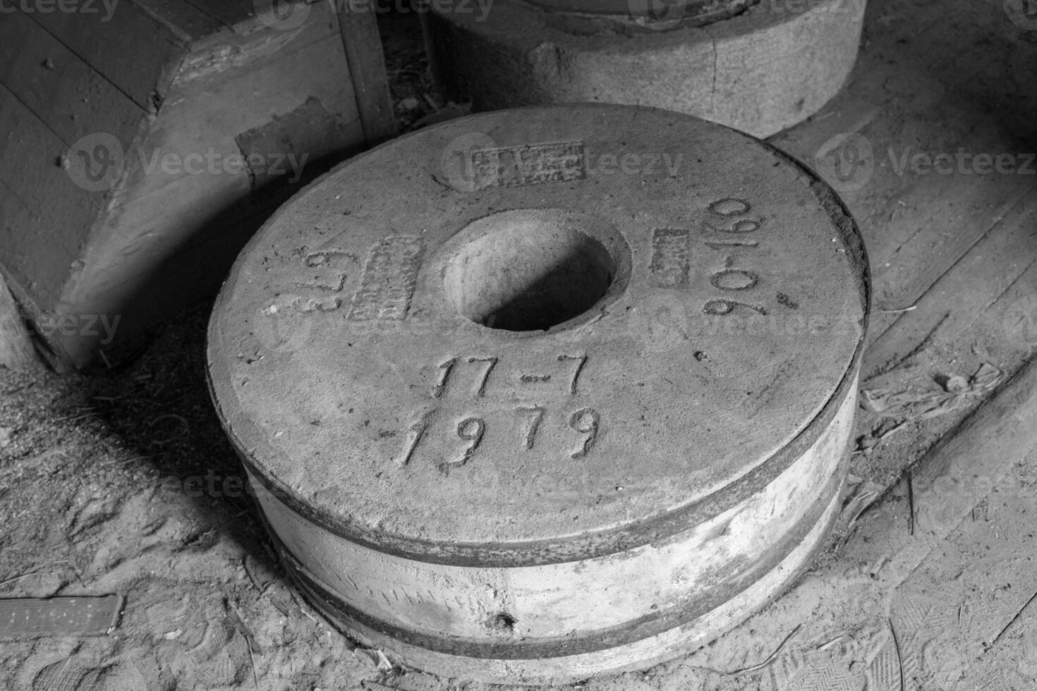 Fotografie auf Thema hervorragend Gebäude schön Backstein alt Wasser Mühle foto