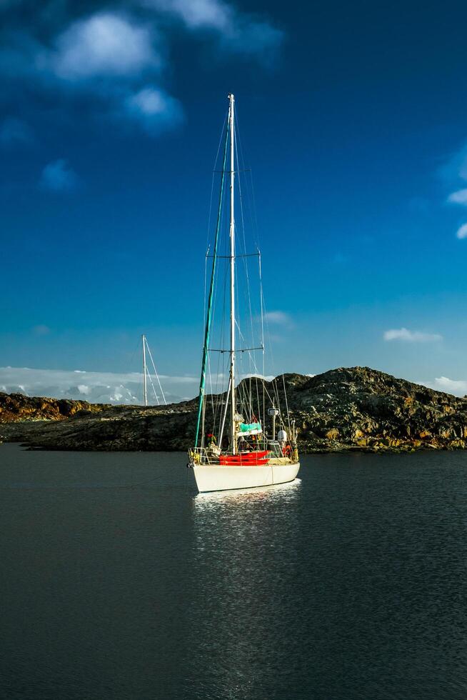 Yacht in der Antarktis foto