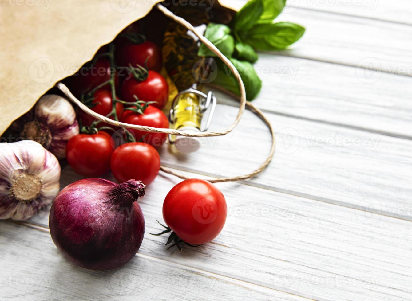 gesunde Ernährung Hintergrund. gesundes Essen in Papiertüte foto