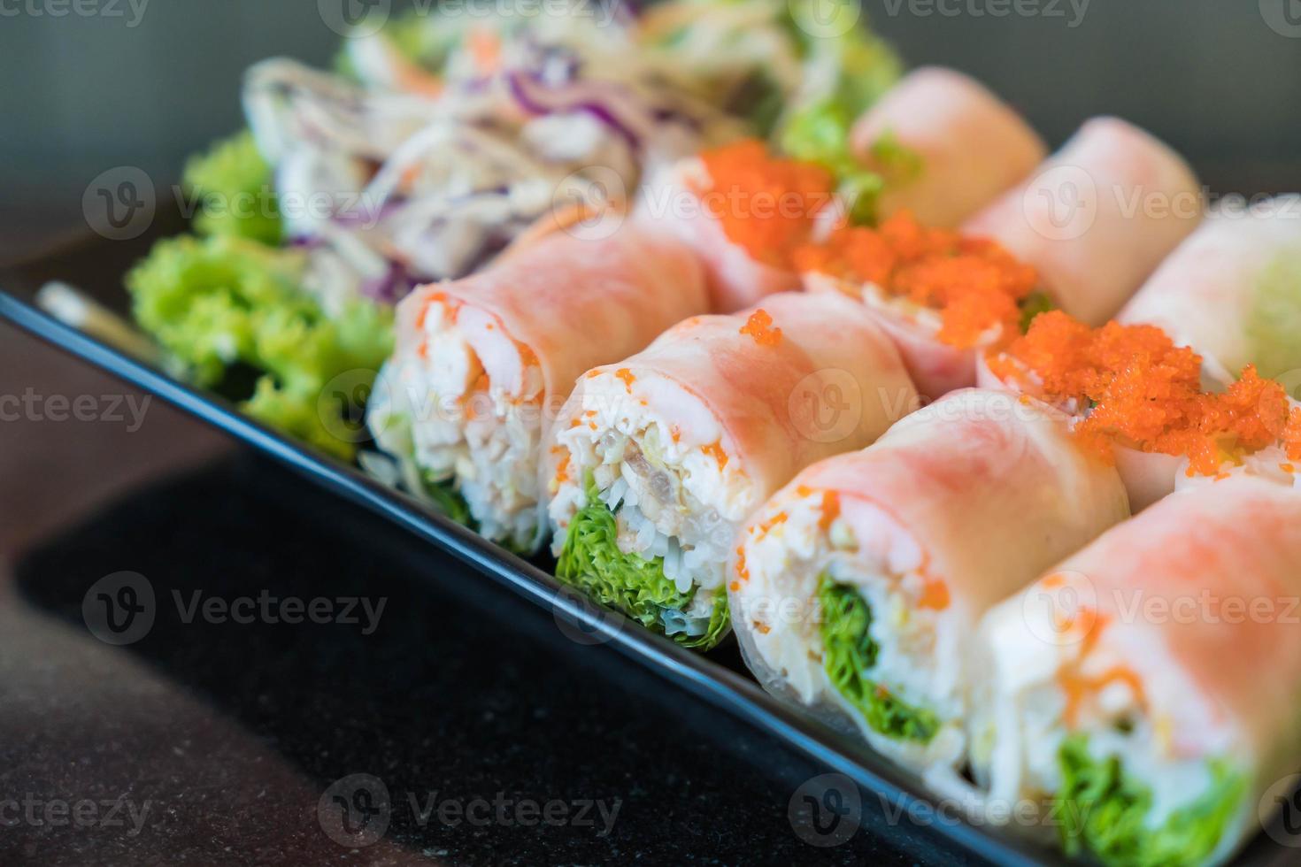 Salatbrötchen Gemüse mit Salat foto