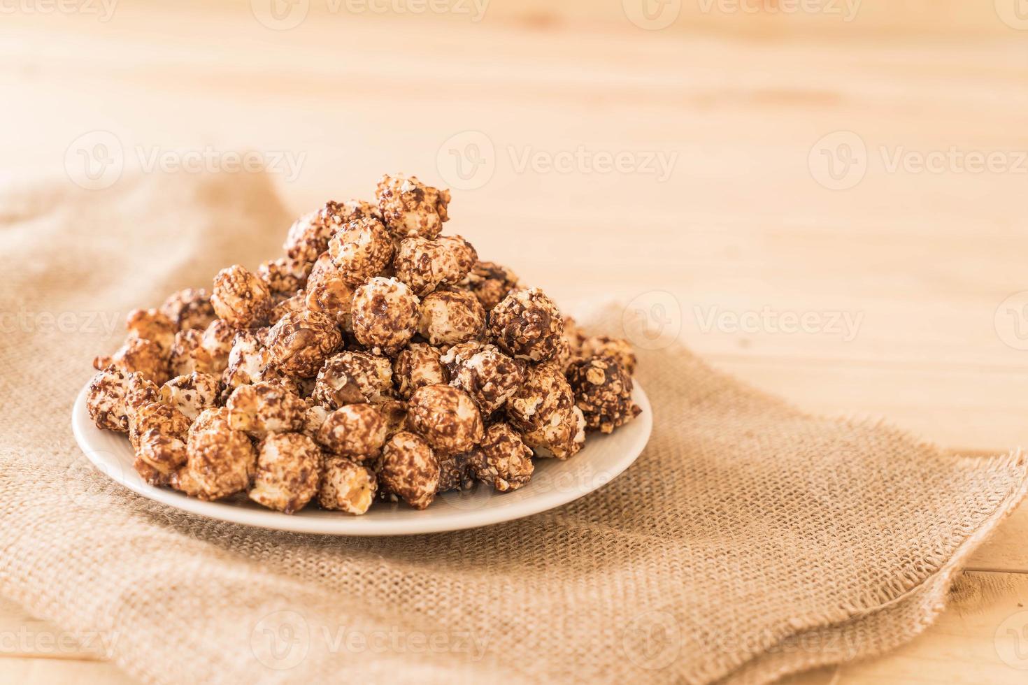 Popcorn mit Schokoladenüberzug foto