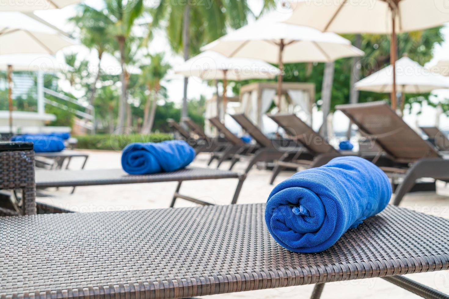 Nahaufnahme Handtuch auf Strandkorb - Reise- und Urlaubskonzept foto