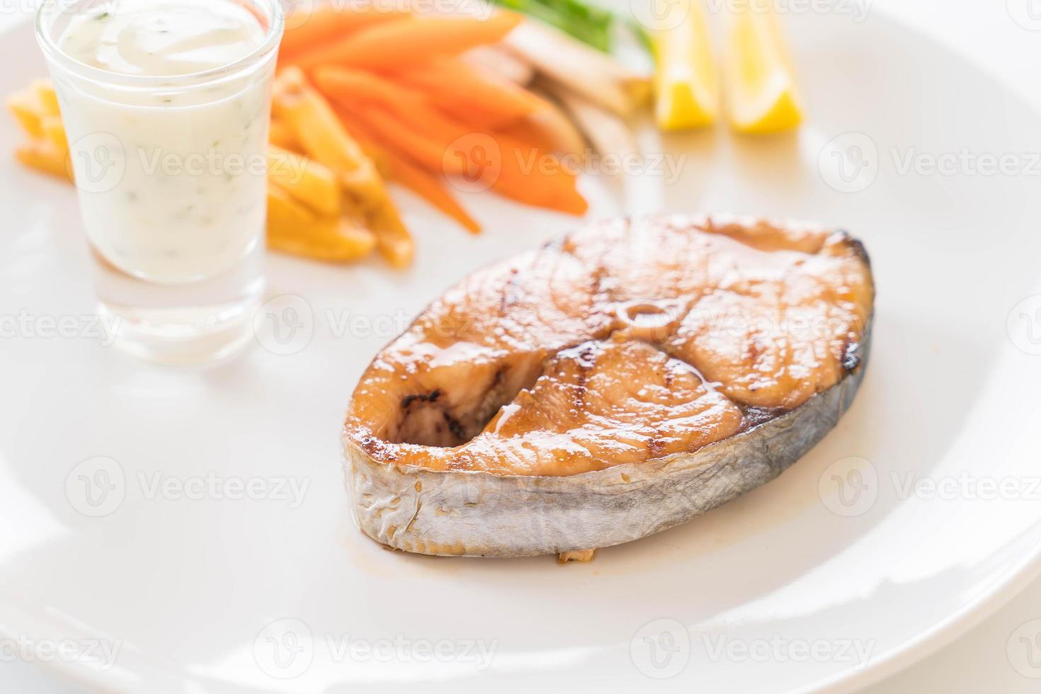 Teriyaki gegrilltes Makrelen-Fischsteak foto