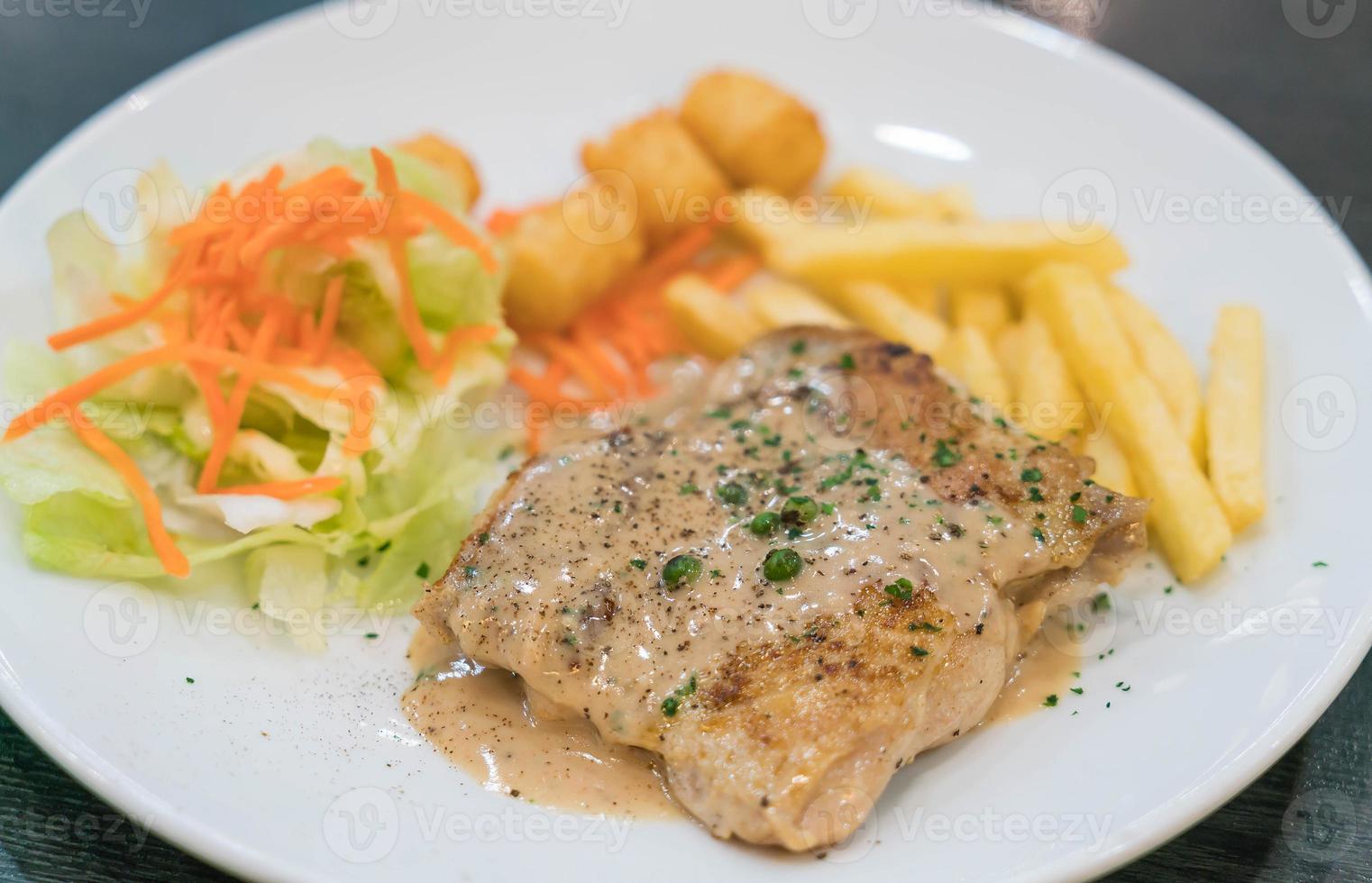 Hühnersteak mit Paprikasauce foto