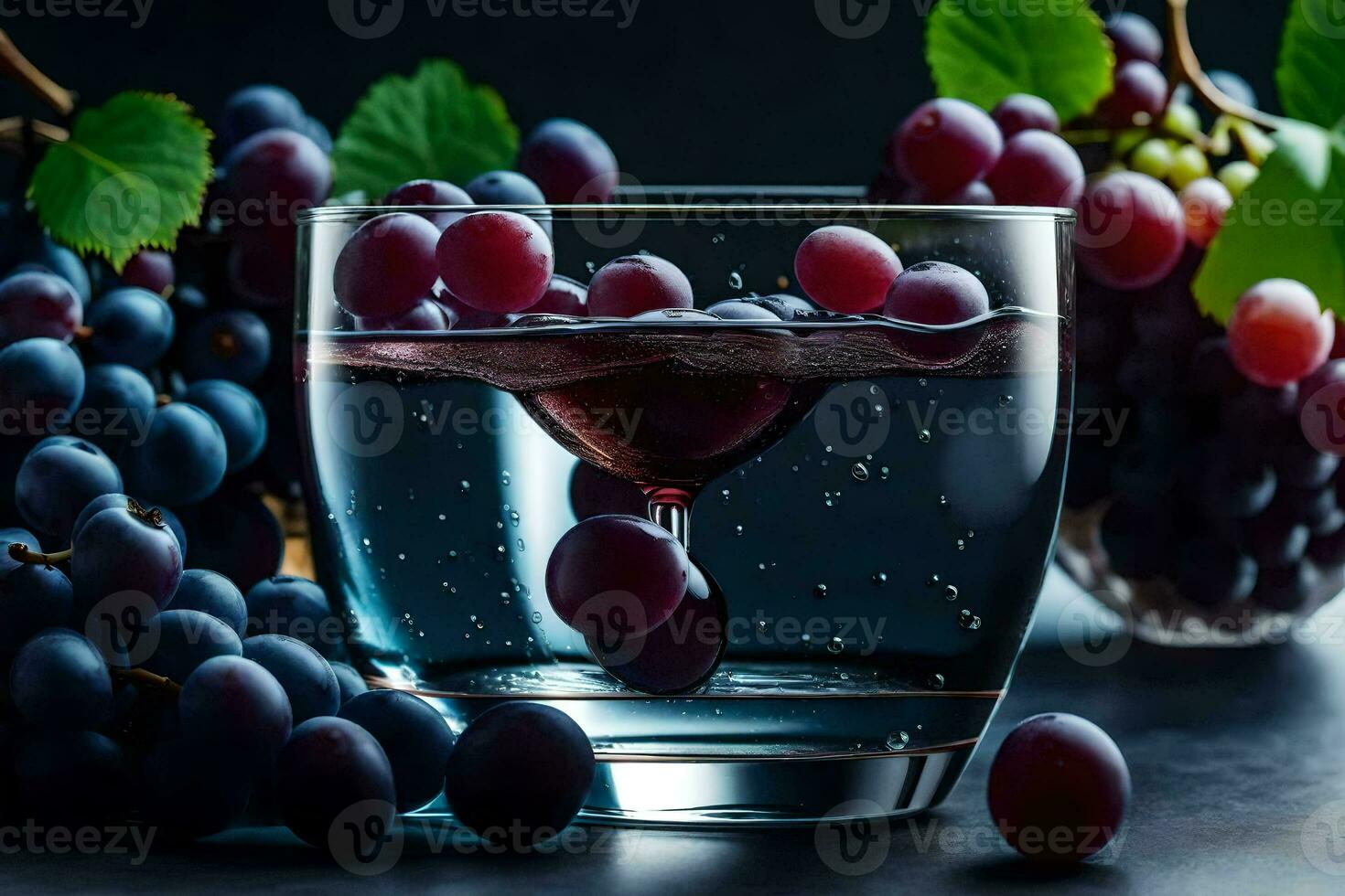 Trauben im ein Glas von Wasser. KI-generiert foto