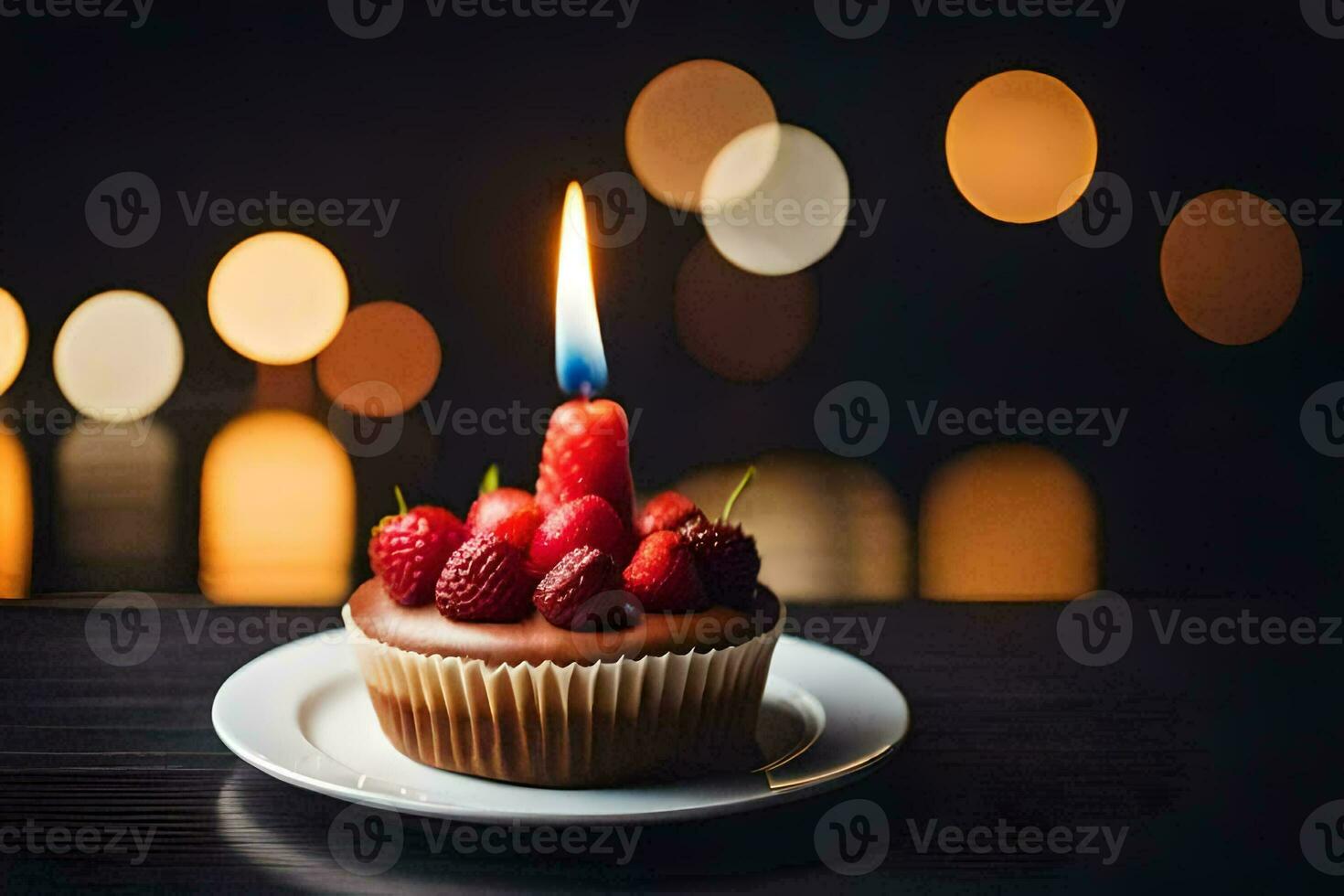 ein Cupcake mit Erdbeeren und ein Kerze. KI-generiert foto