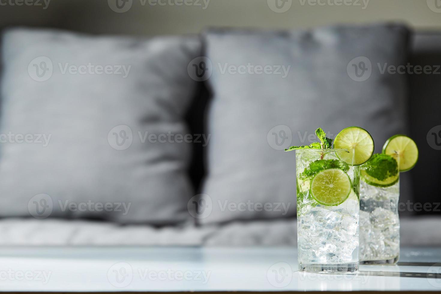 Mojito erfrischendes Kaltgetränk foto