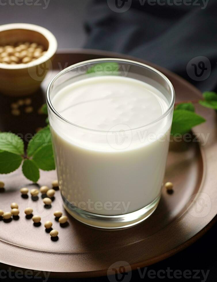 Foto von etwas Soja Milch trinken elegant plattiert auf ein Tisch. generativ ai